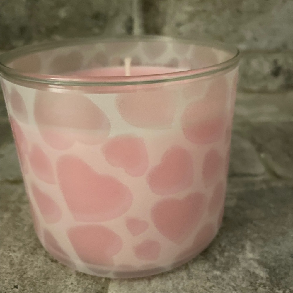 ❤️ BATH & BODY WORKS STRAWBERRY POUND CAKE VALENTINE XOXO - Picture 3 of 3